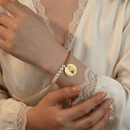 Bracelet Perles de Nacre & Médaille Gravée