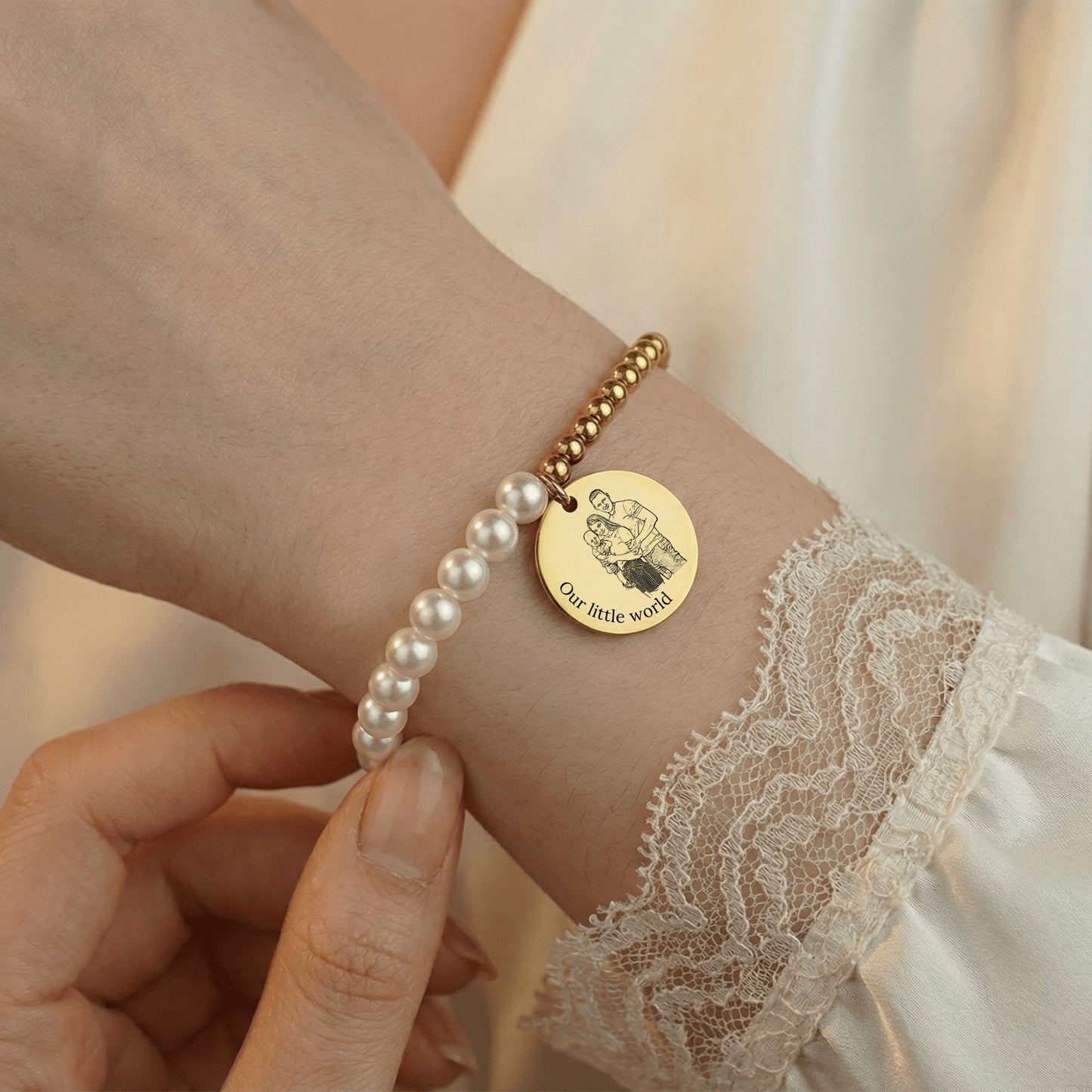 Bracelet Perles de Nacre & Médaille Gravée